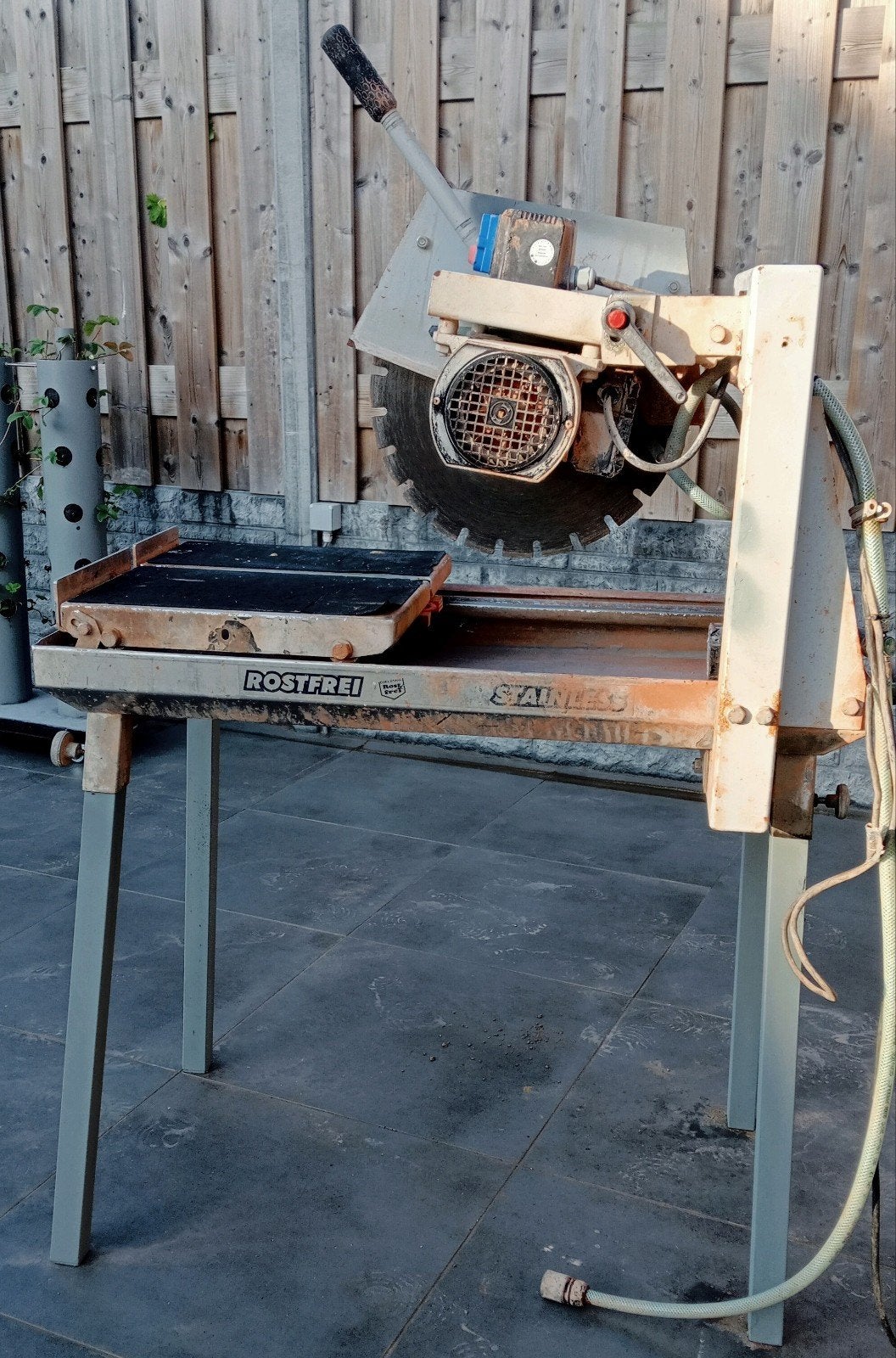 Steenzaag - B-Btec, Doe-het-zelf en Verbouw, Gereedschap | Zaagmachines, Ophalen, Gebruikt, 70 mm of meer, 1200 watt of meer