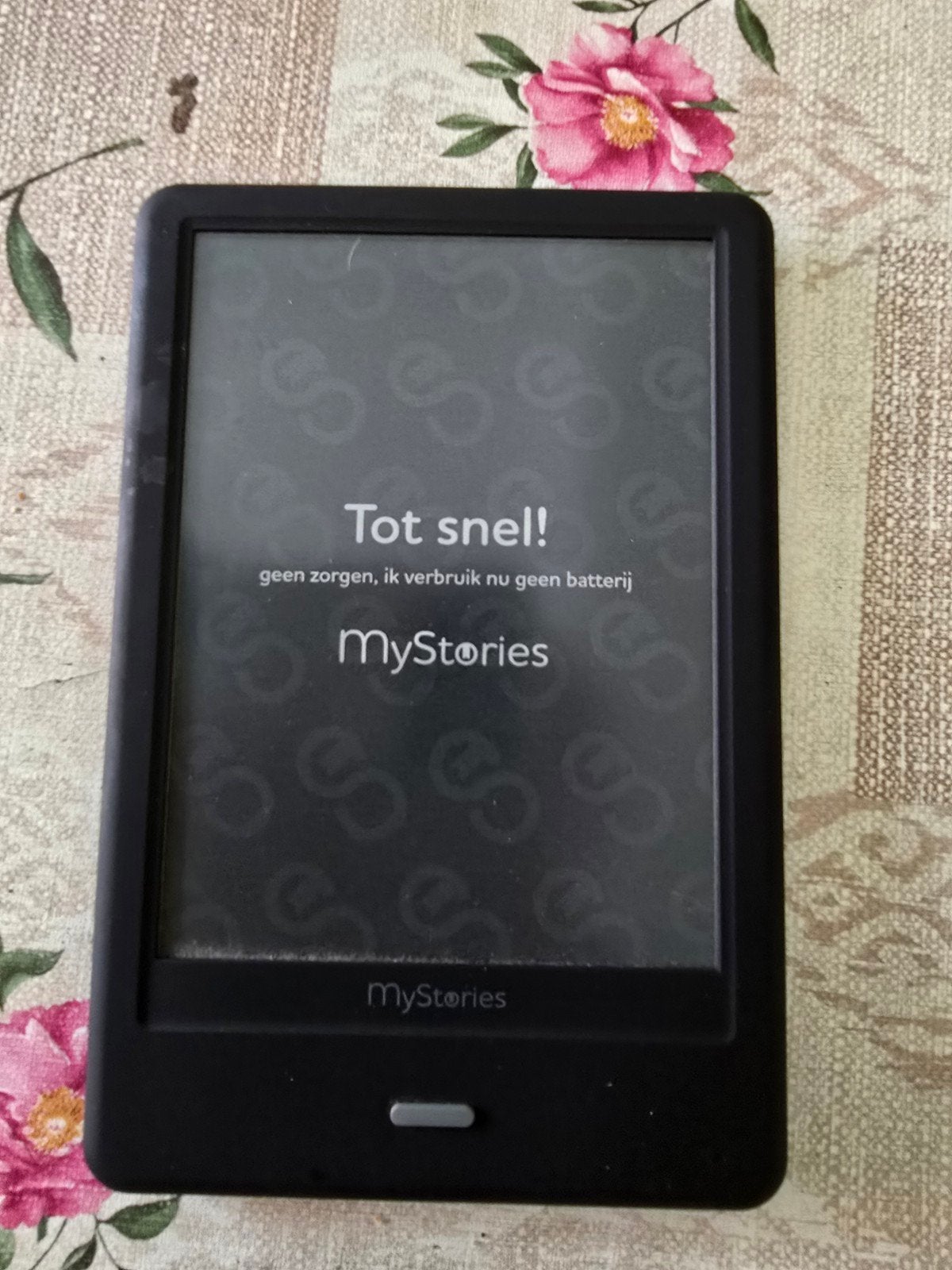 2 maanden oude mystories ereader, Computers en Software, E-readers, 6 inch of minder, Ophalen of Verzenden, Zo goed als nieuw