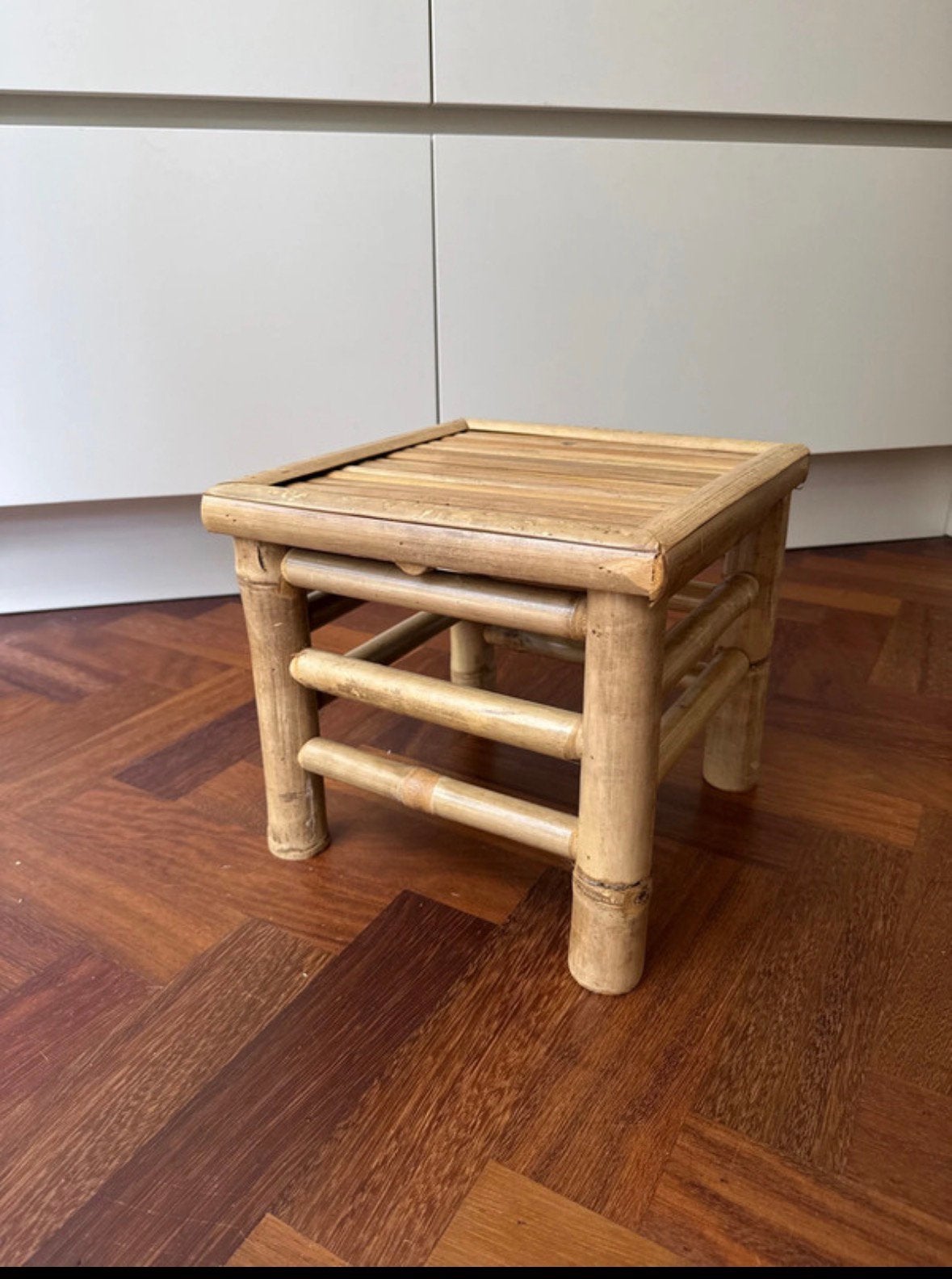 Leuk bamboe tafeltje - Bijzettafel of krukje, Huis en Inrichting, Tafels | Bijzettafels, Minder dan 55 cm, Vierkant, Ophalen of Verzenden