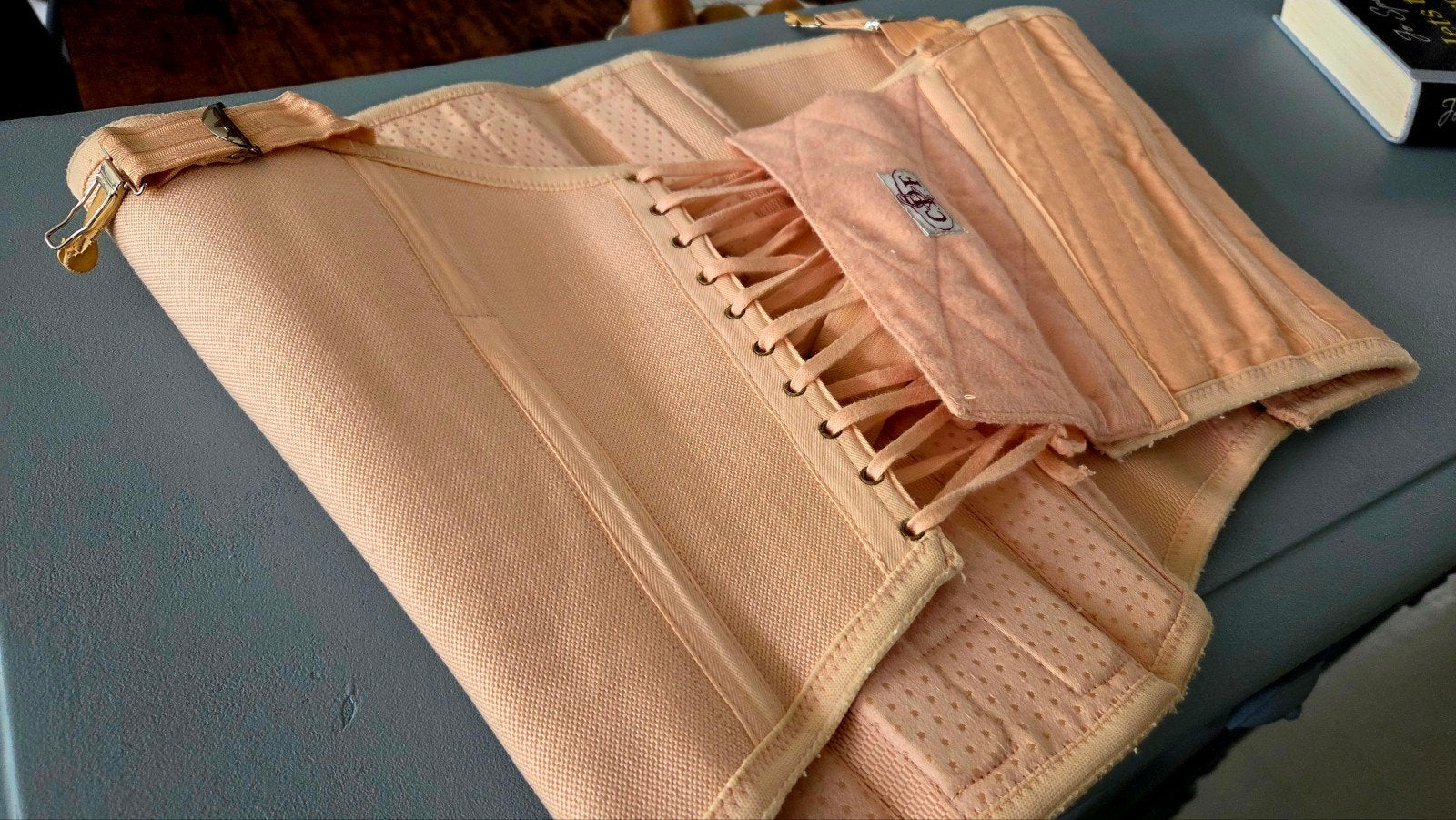 Oud Frans Brocante corset gemerkt CPF
In goede staat, Ophalen of Verzenden