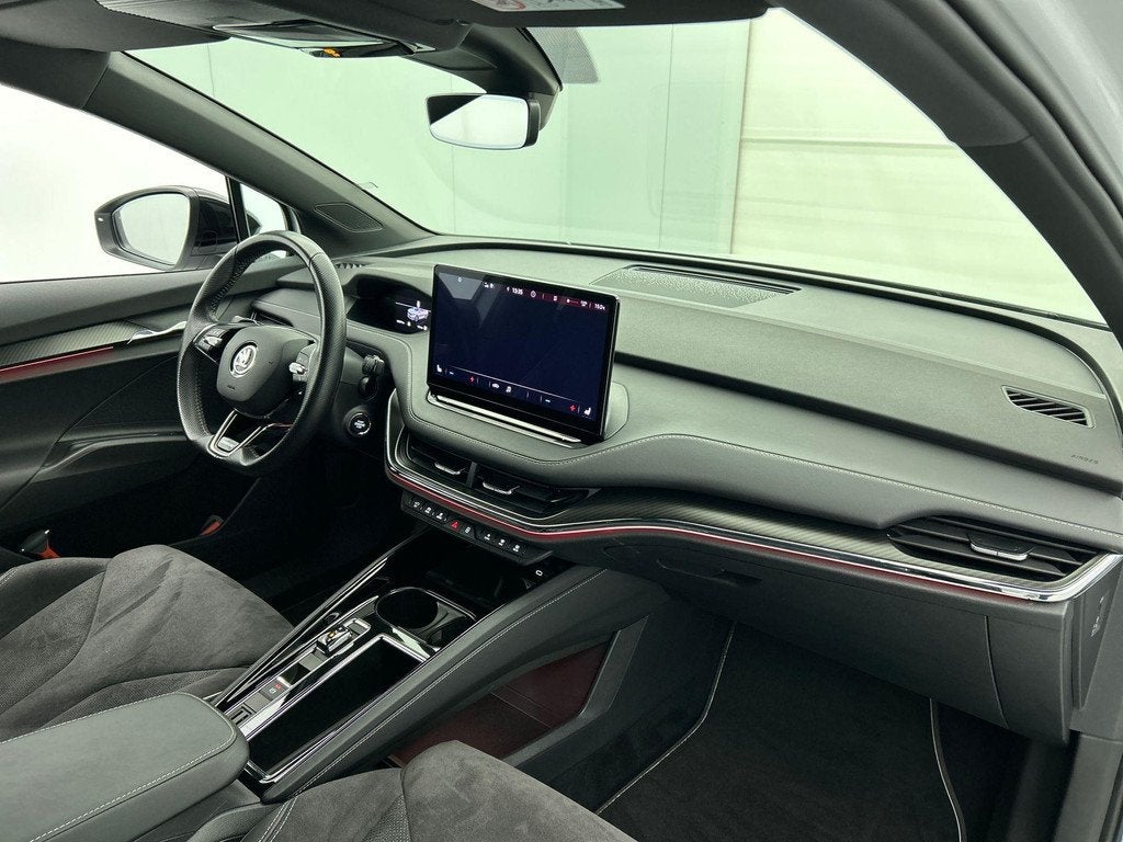 Skoda Enyaq iV 80 Sportline Navigatie Climate Pack Camera DA, Automaat, Achterwielaandrijving, Gebruikt, Zwart