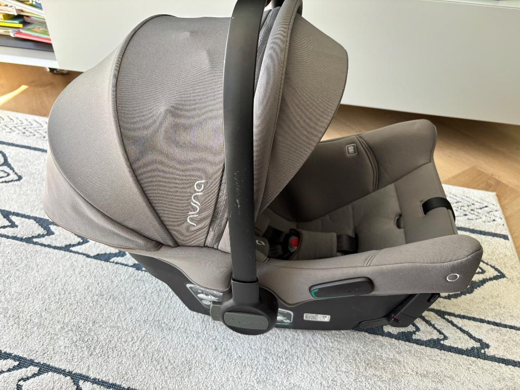 Nuna Pipa Next Autostoeltje met isofix, Ophalen, Afneembare rugleuning, Zo goed als nieuw, Isofix