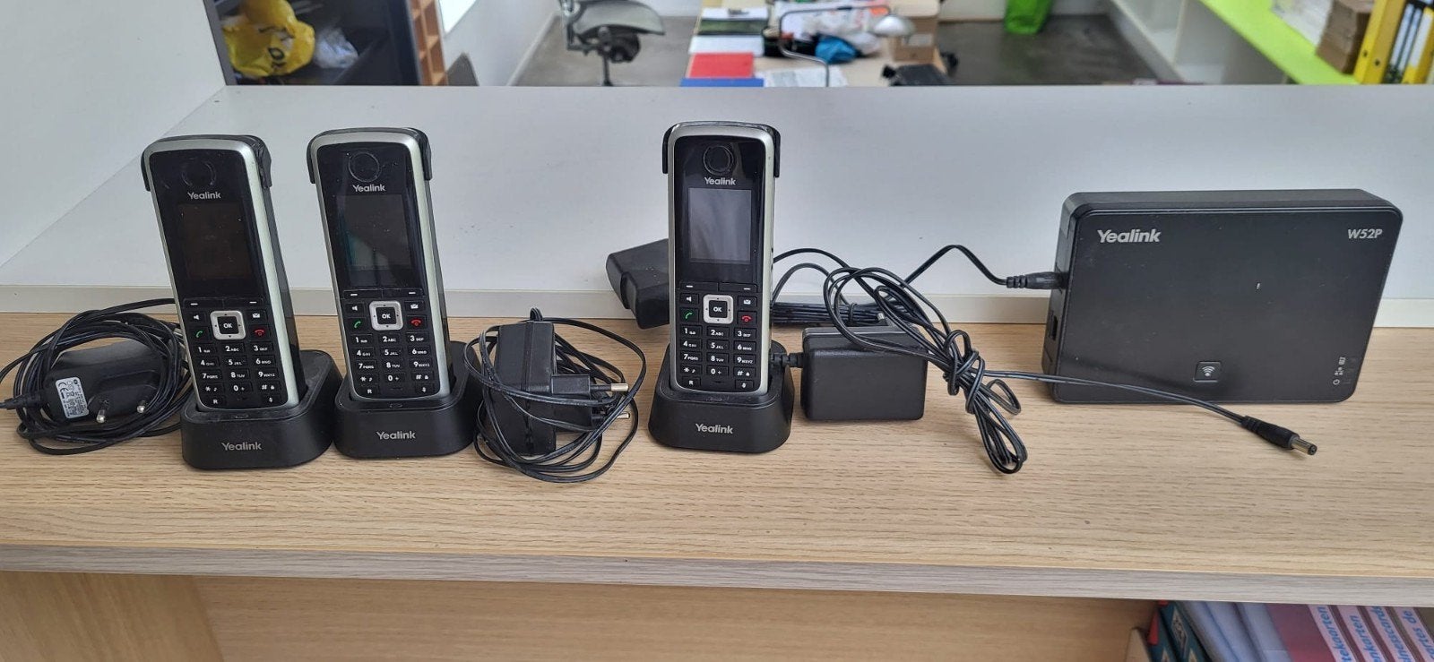 Yealink W52P DECT IP-telefoon met 3 handsets, Ophalen of Verzenden, Gebruikt, 3 handsets