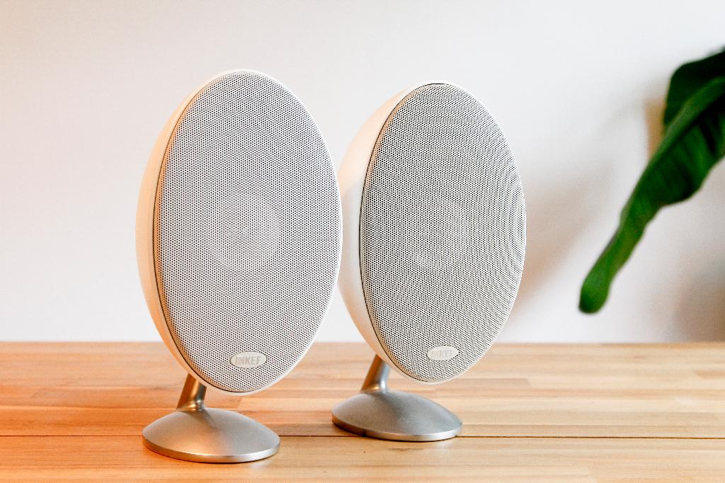 KEF E-301 speakers. Wit, Overige merken, Gebruikt, -, Ophalen of Verzenden