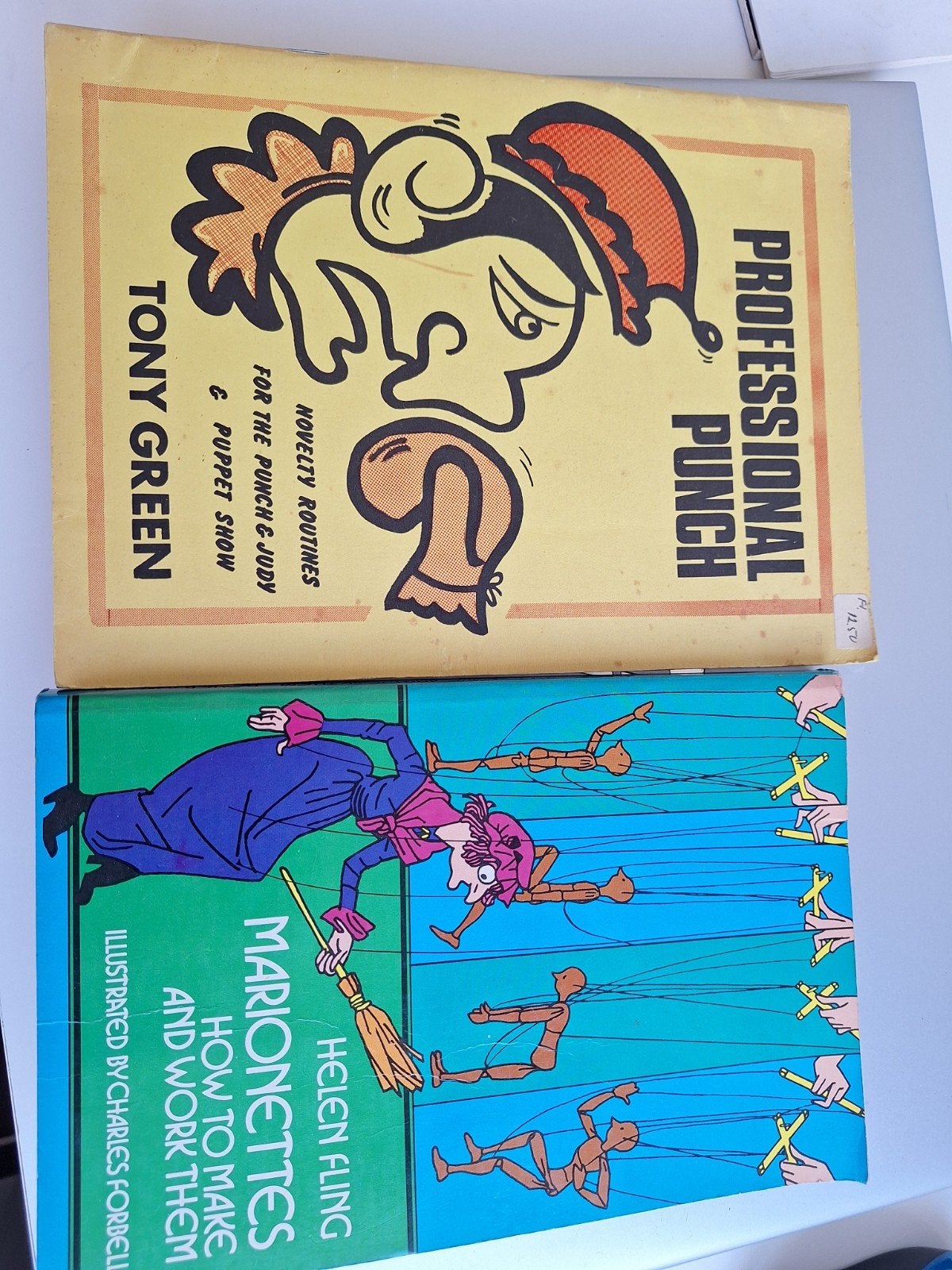 Set van 2 boeken over poppenspel en marionetten (Engels), Ophalen, Zo goed als nieuw