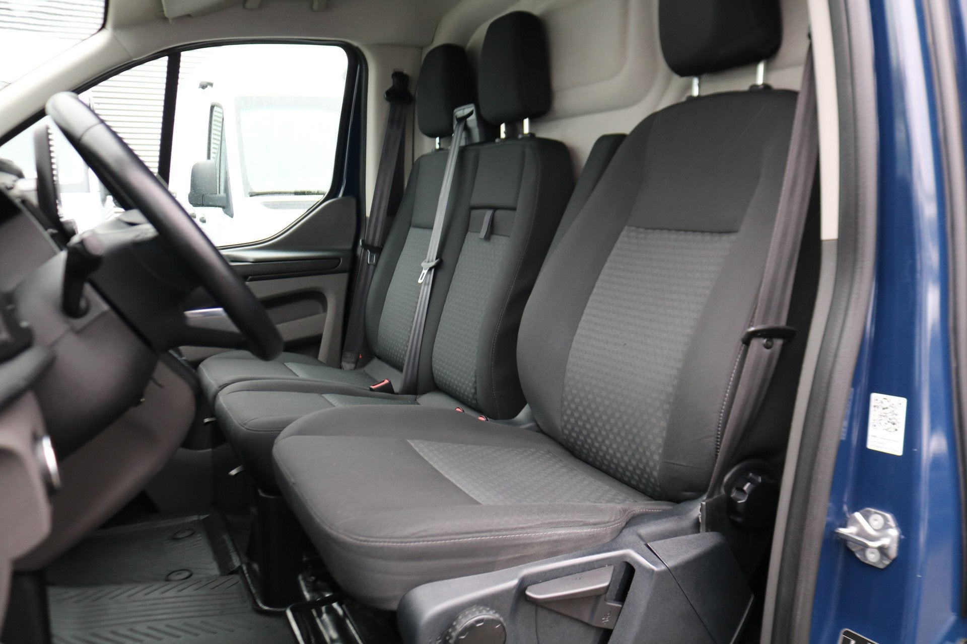 Ford Transit Custom 2.0 TDci L2 H1 Automaat Koelwagen, Auto's, Euro 6, 4 cilinders, Blauw, Bedrijf