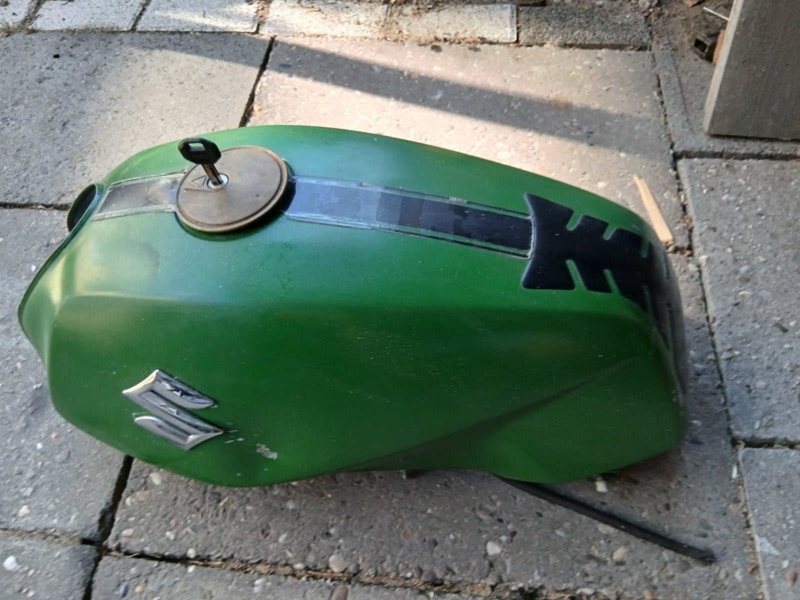 Suzuki GSX400 tank met benzinekraan, Ophalen of Verzenden