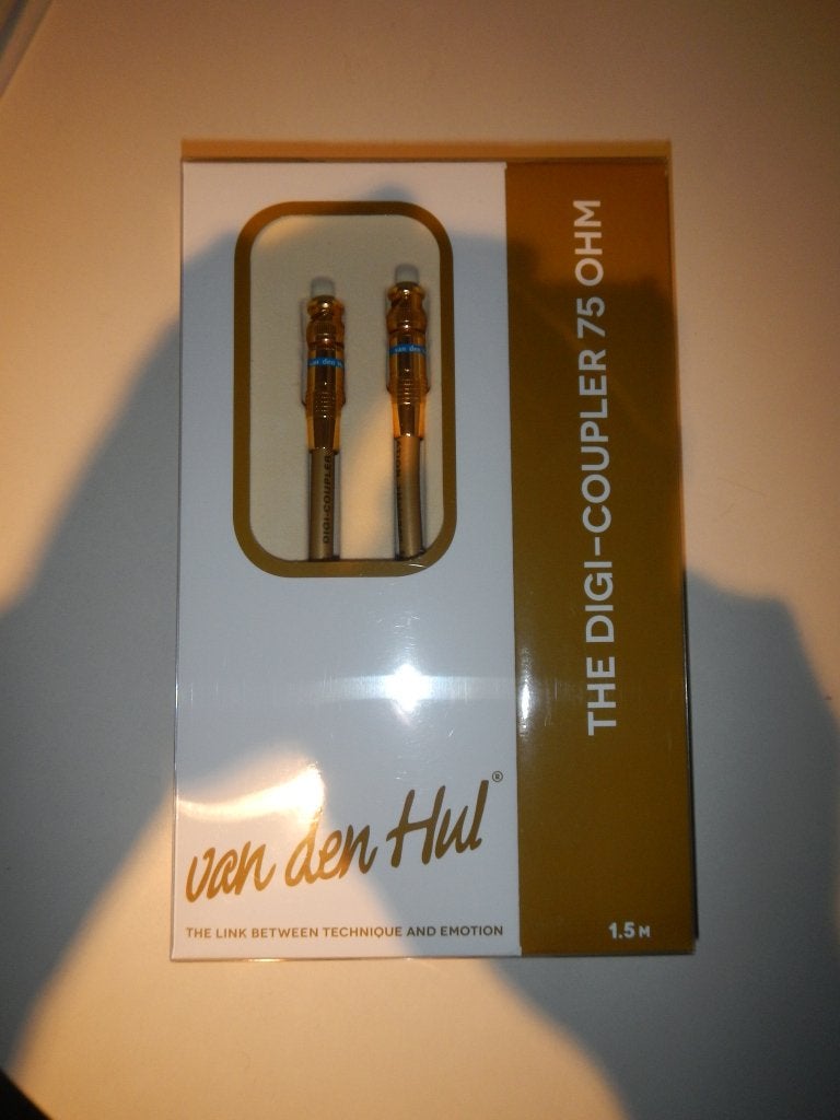 Van Den Hul digital coax cable (BNC) Digioupler 1.5 meter, Verzenden, Zo goed als nieuw, Minder dan 2 meter, Coaxiale kabel