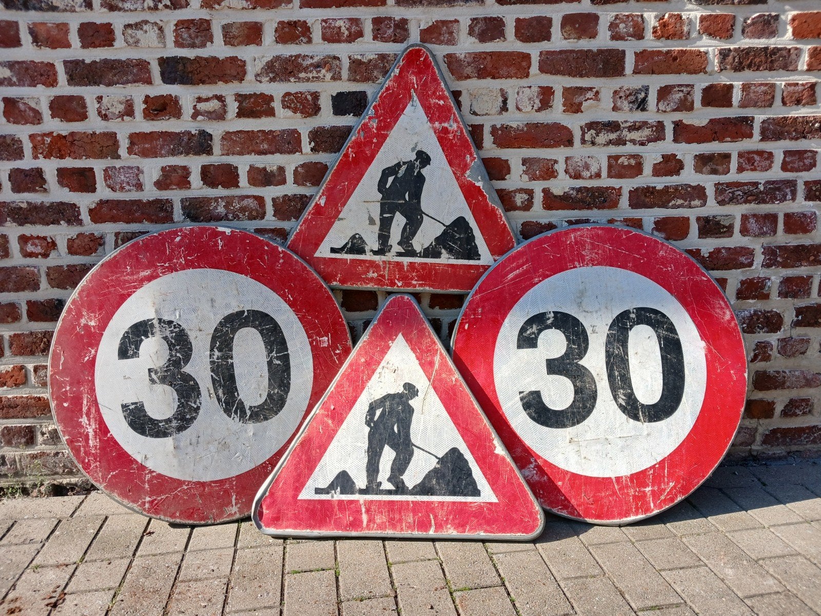 Verkeersborden 30km/u en werken, Ophalen