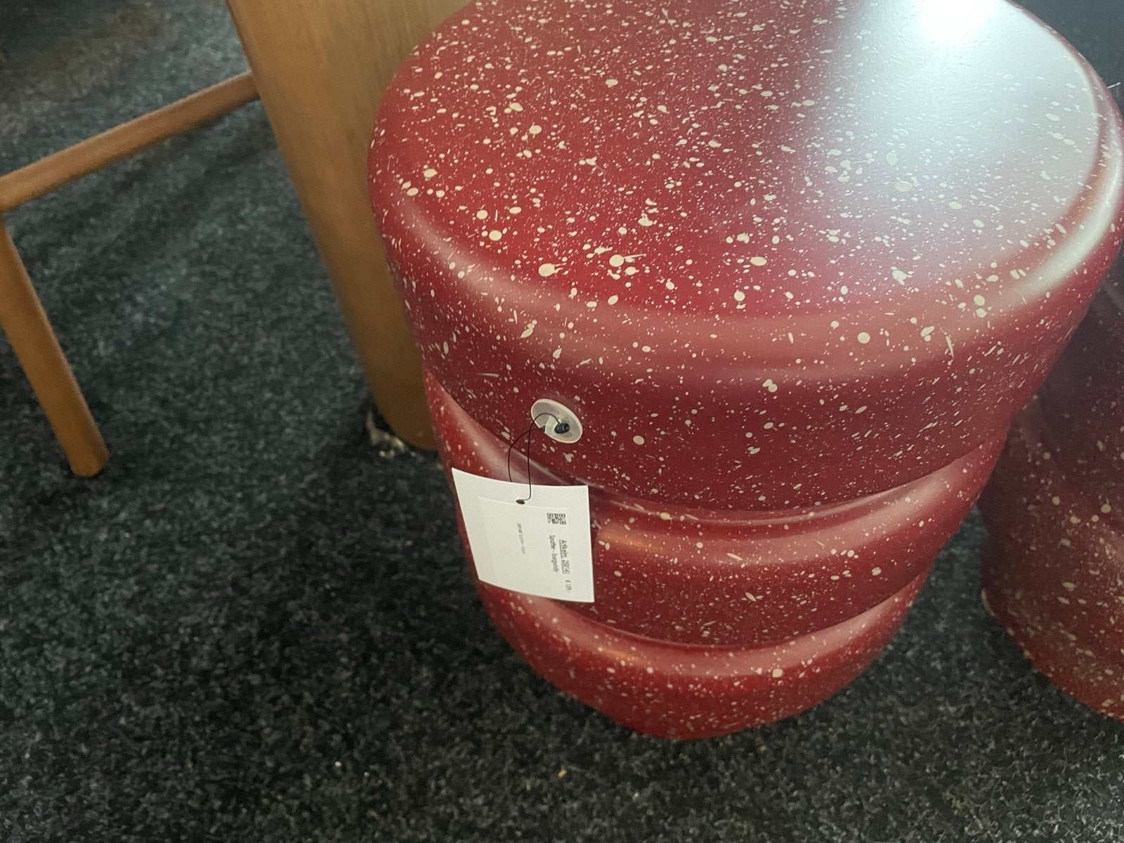 2x Poef bijzettafel terrazzo rood 37cm, Ophalen, Minder dan 50 cm, Nieuw, Minder dan 50 cm
