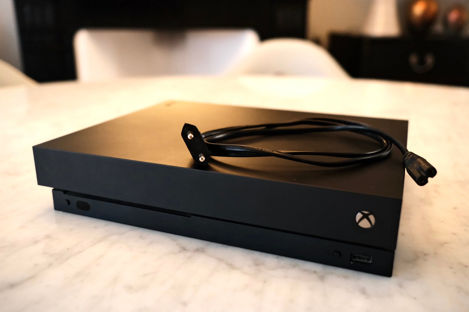 XBOX ONE X, Ophalen of Verzenden, Zo goed als nieuw, 1 TB, Met 1 controller