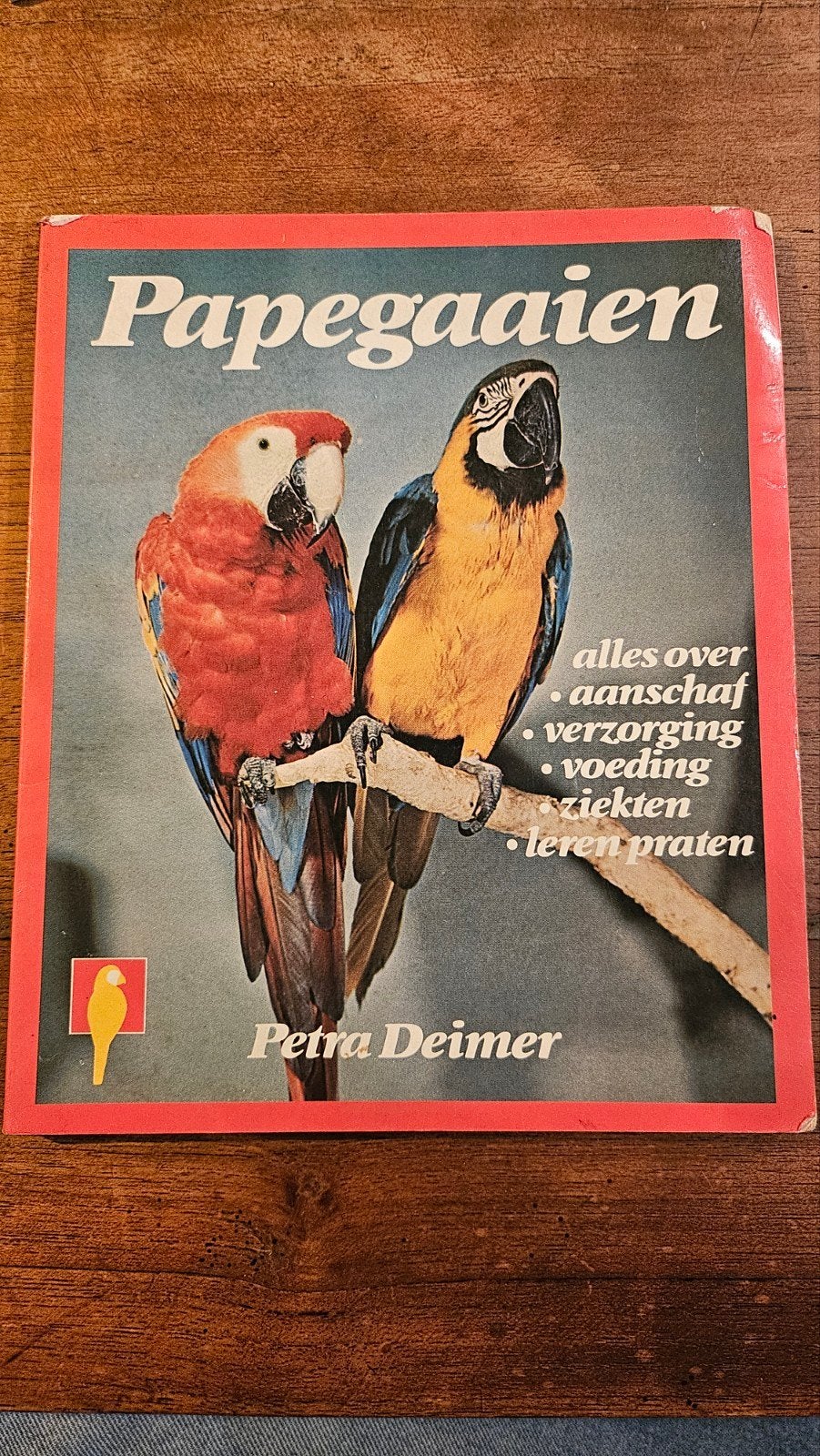 Papegaaien - Alles over aanschaf, verzorging en meer, Ophalen of Verzenden, Zo goed als nieuw, Overige onderwerpen, Petra Deimer