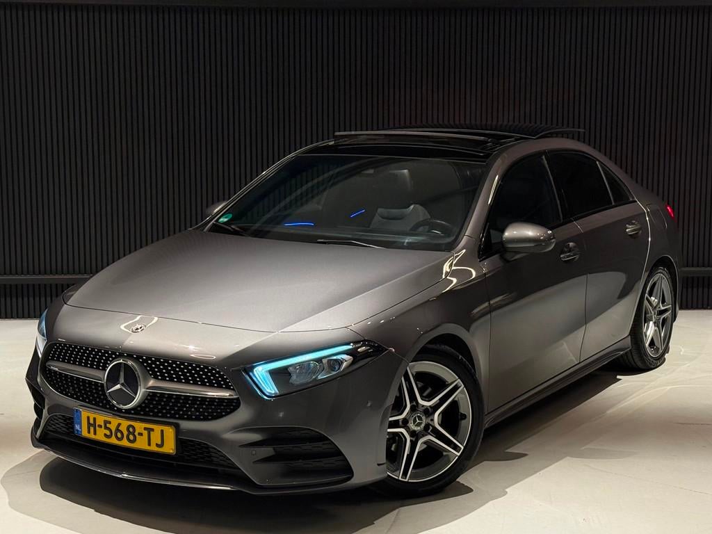 Mercedes-Benz A-klasse A200 AMG Panoramadak|Sfeer|Camera|Bom, Gebruikt, Euro 6, 4 cilinders, 163 pk