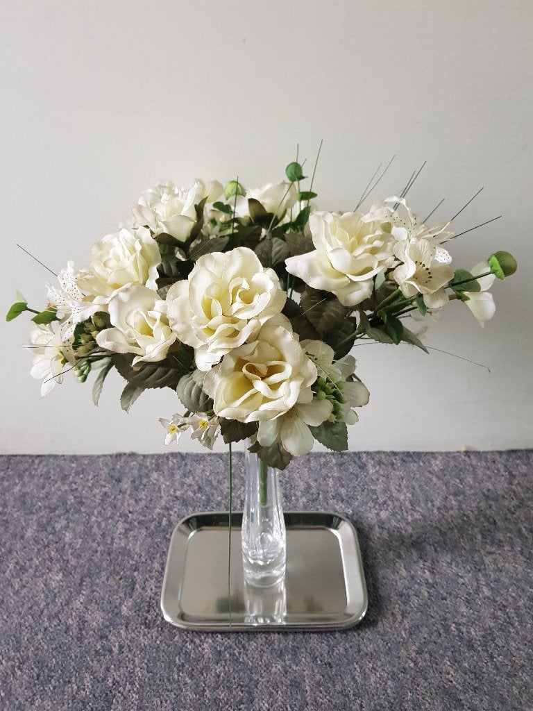 Te koop prachtige NIEUW boeket witte kunstbloemen + vaas !!!, 45 cm, Nieuw, Ophalen of Verzenden, Wit