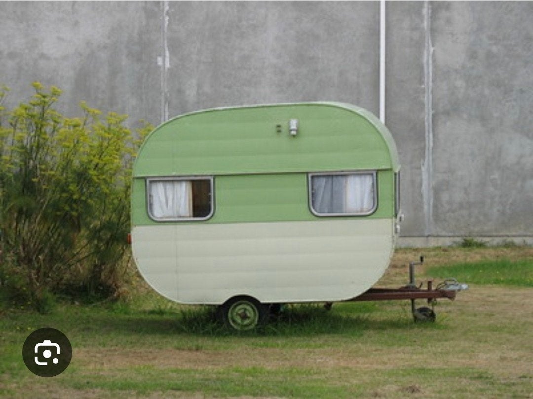 Gezocht: kleine niet lekke caravan tot €500,=, Ophalen of Verzenden