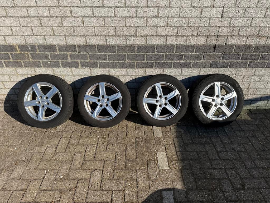 Toyota 16 inch Brock velgen met winterbanden 5x114.3, Ophalen, Toyota