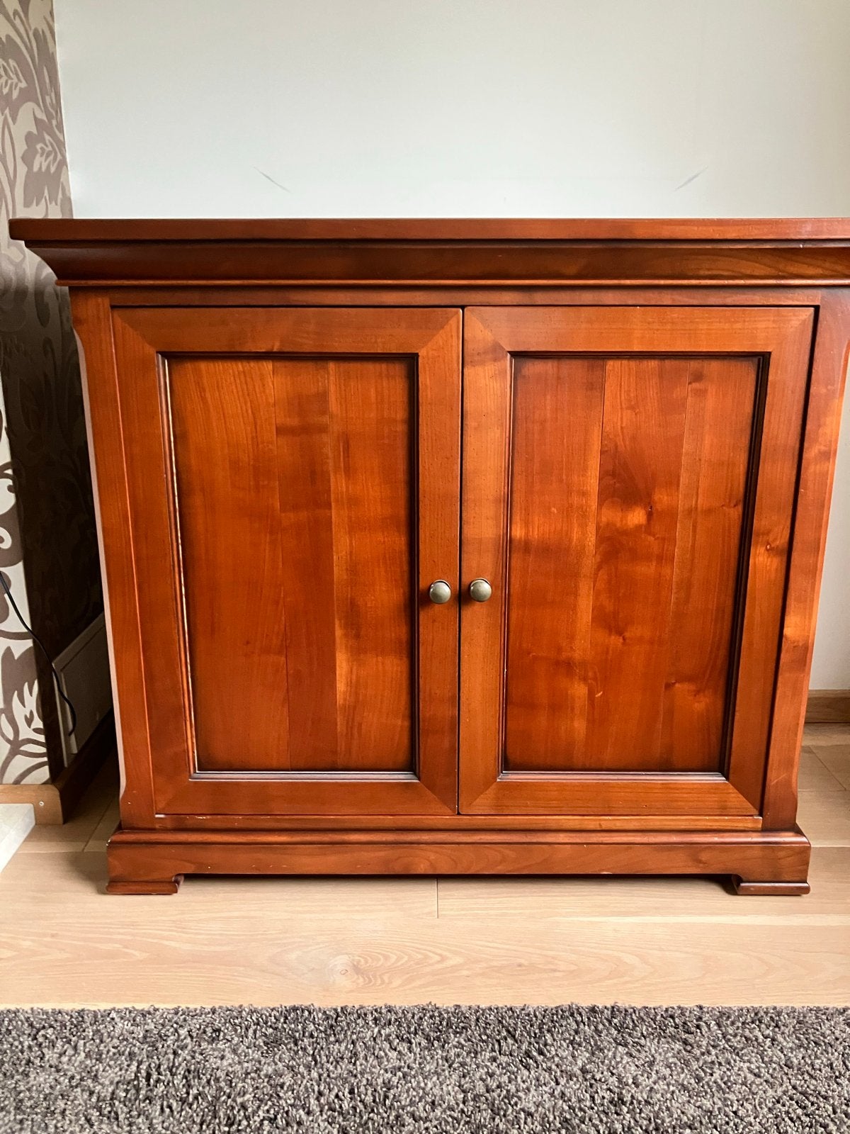 Massief houten Mulleman dressoir/kastje met twee deuren, Ophalen, Gebruikt, 100 tot 150 cm, Kersenhout
