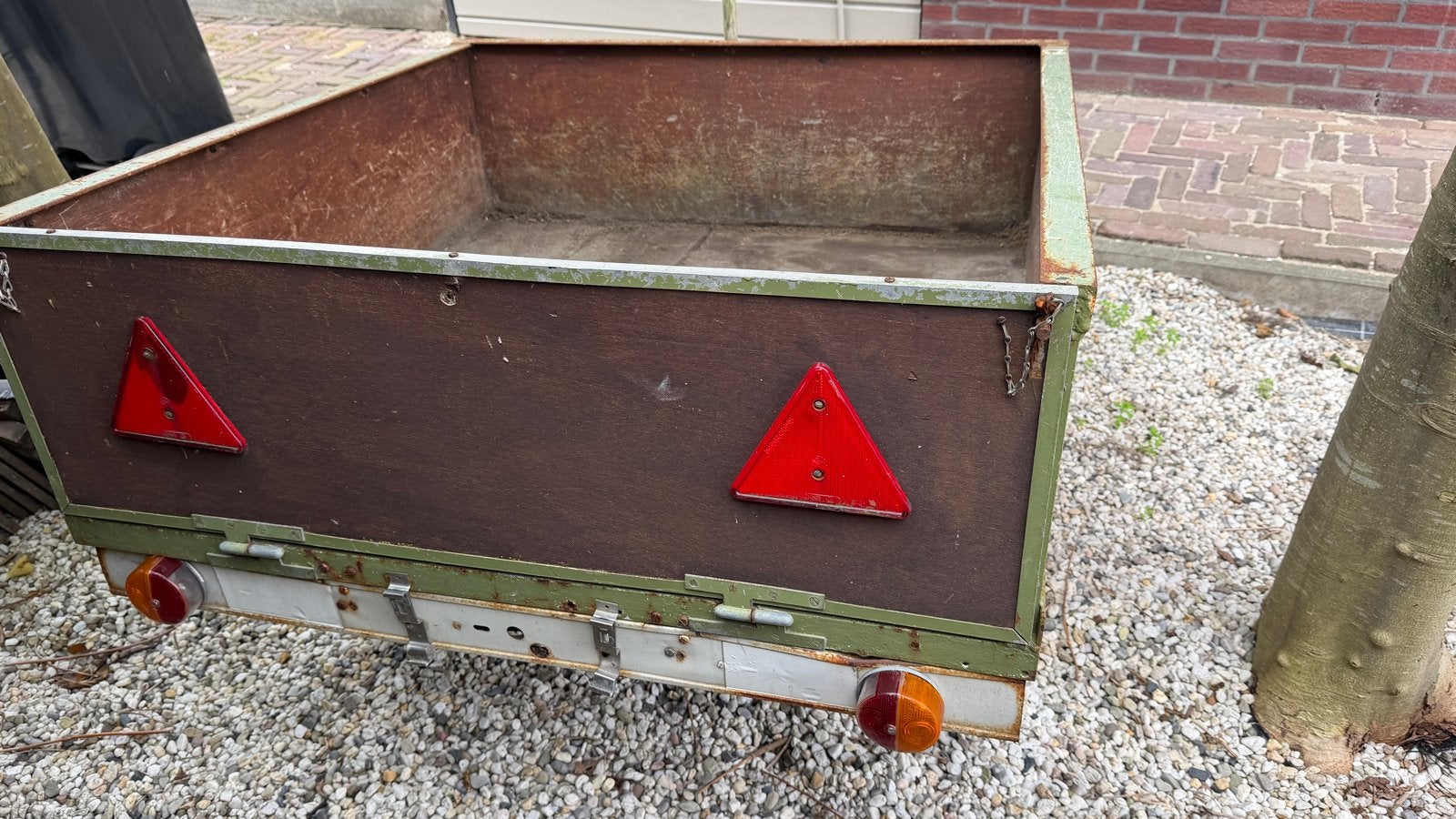 Kleine oude aanhanger, Ophalen