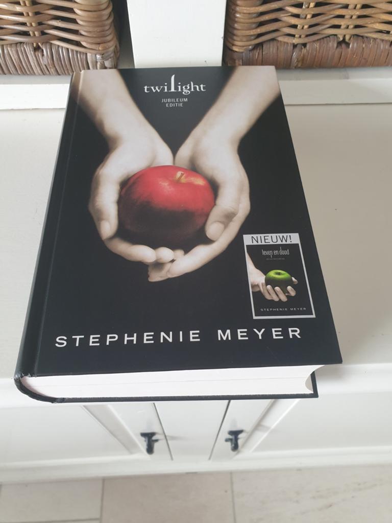 Stephenie Meyer - Twilight, Boeken, Ophalen of Verzenden, Gelezen