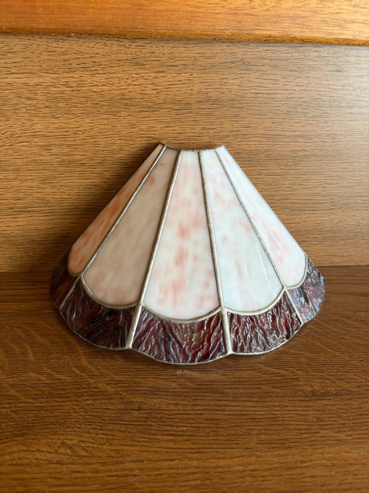 Handgemaakte Tiffany-stijl wandlampkap crème/rood 31 cm, Ophalen of Verzenden