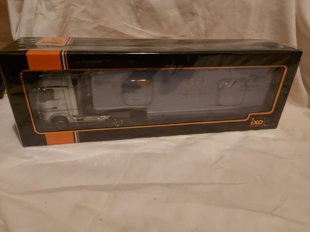 Ixo mercedes benz acrtros wrc rally hyundai racing transport, Hobby en Vrije tijd, Modelauto's | 1:43, Ophalen of Verzenden, Nieuw