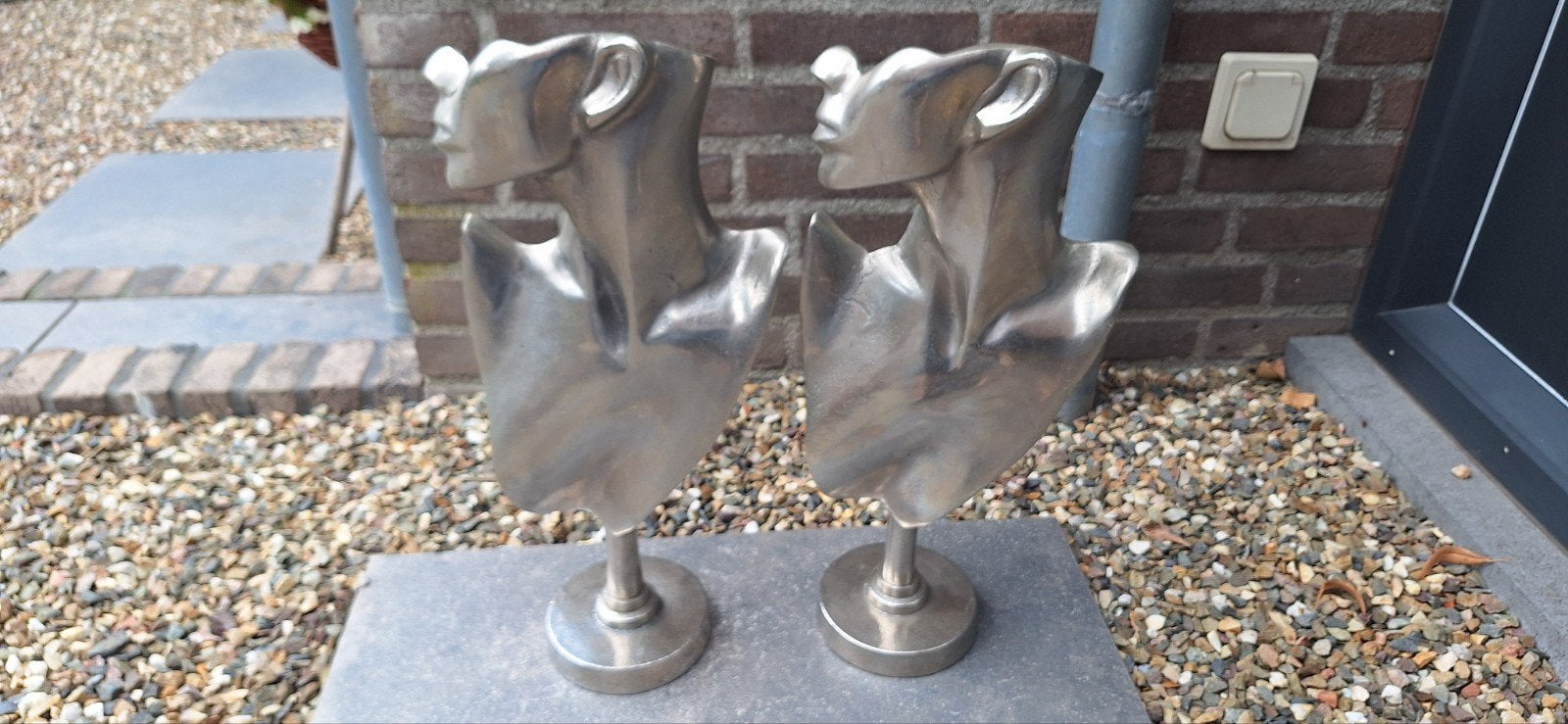Set van 2 moderne metalen bustes, zilverkleurig, Zilver, Buste, Ophalen of Verzenden, 20 - 50 cm