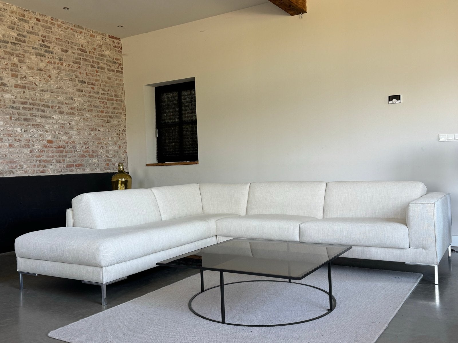 Design on Stock Aikon Lounge Hoekbank | Parelwit | Topstaat, 250 tot 300 cm, Hoekbank, Ophalen of Verzenden, Zo goed als nieuw