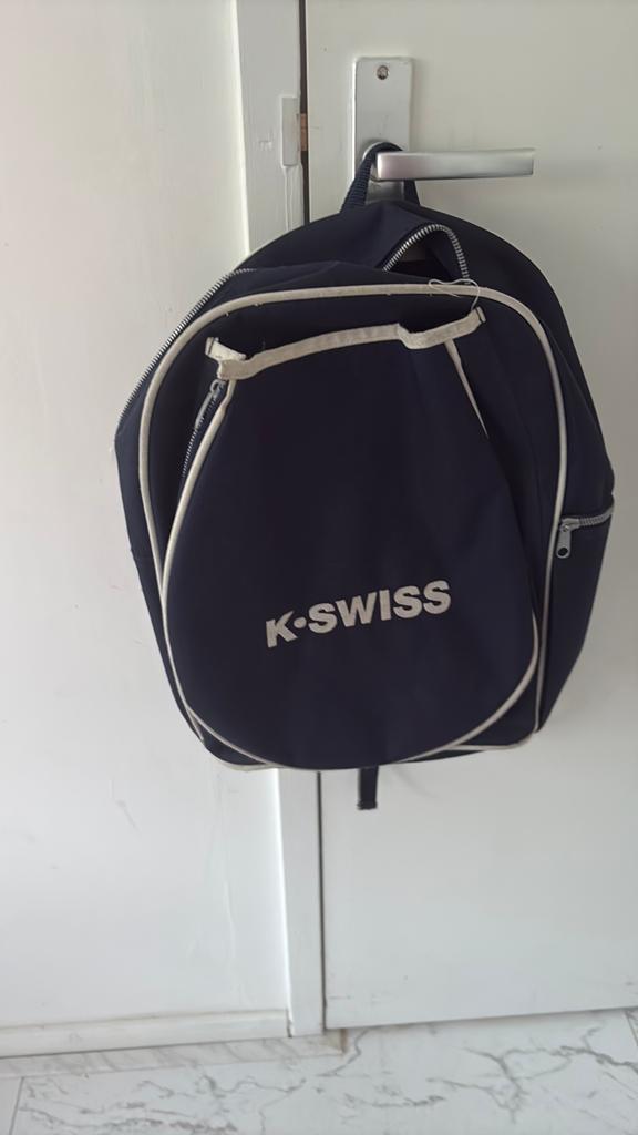 K-Swiss Rugzak - Donkerblauw met witte accenten, Overige merken, Gebruikt, 25 tot 40 cm, Ophalen of Verzenden