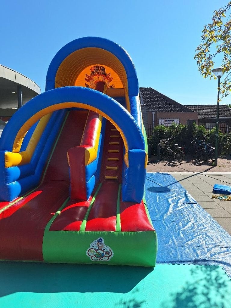 Te koop aangeboden grote opblaasbare glijbaan, Ophalen, Gebruikt, Overige