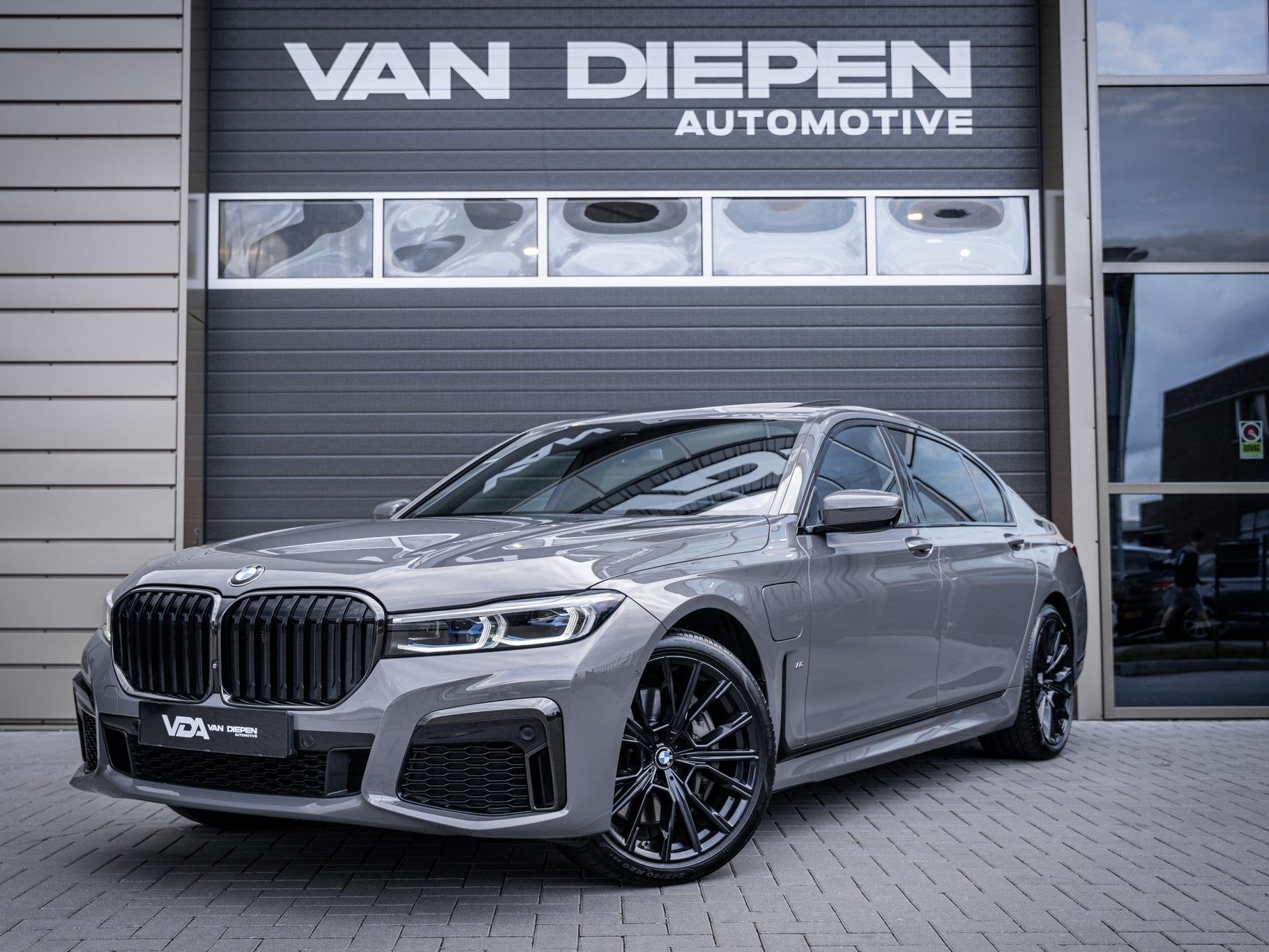 BMW 7-serie 745Le High Executive - M-Sport l Bernina l Rear, Auto's, Achterwielaandrijving, Gebruikt, 394 pk, Bedrijf
