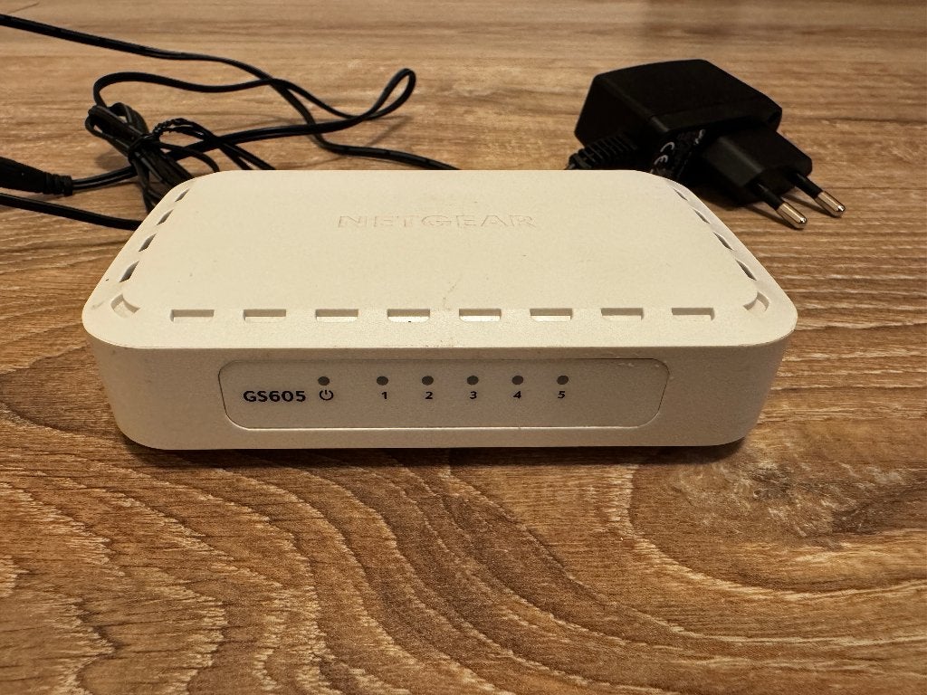 Netgear GS605 5 port netwerk switch, Ophalen, Zo goed als nieuw