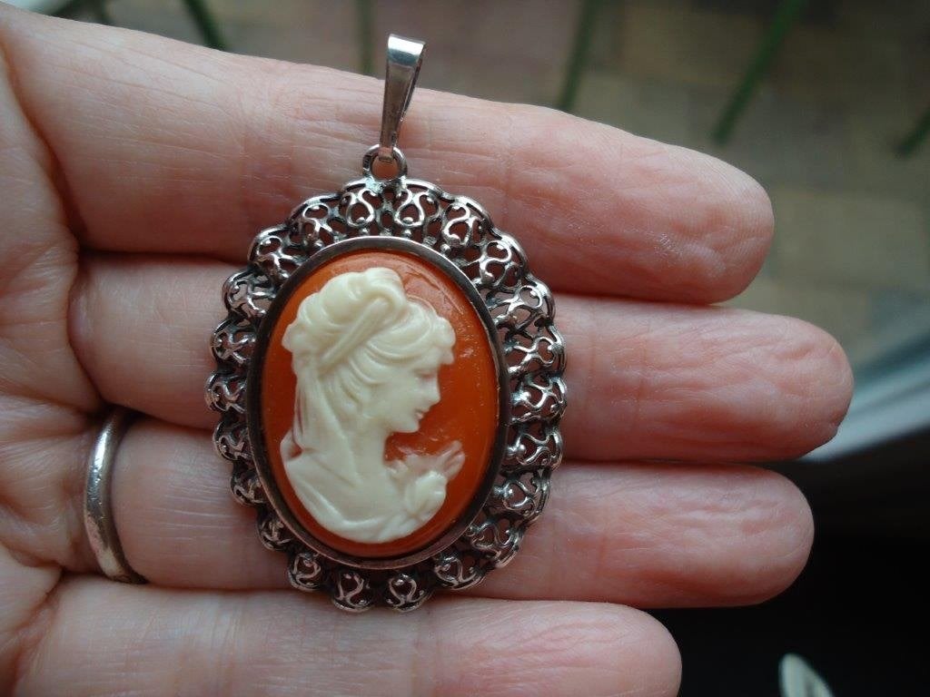 mooie echt zilveren hanger met gesneden schelpcamee, Ophalen of Verzenden, Zo goed als nieuw, Zilver, Zilver