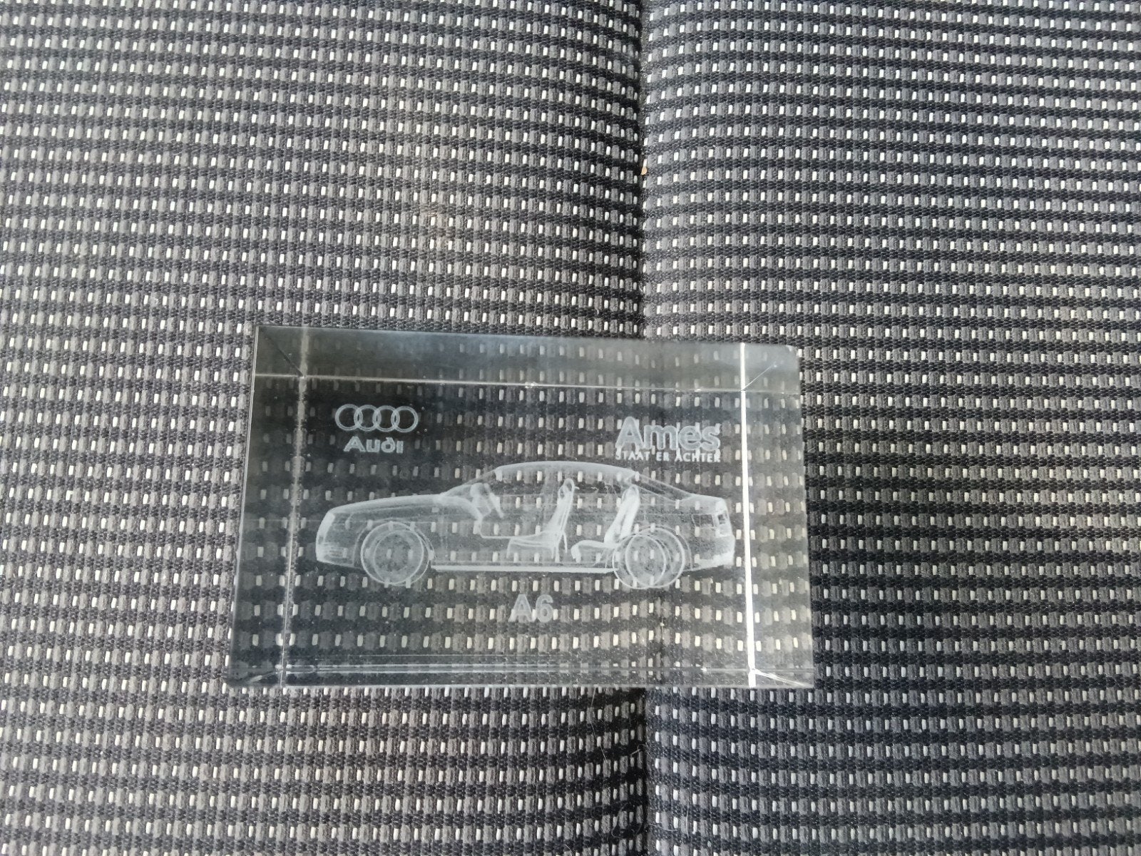 Kristallen glazen Audi a6, Ophalen, Zo goed als nieuw, Dier