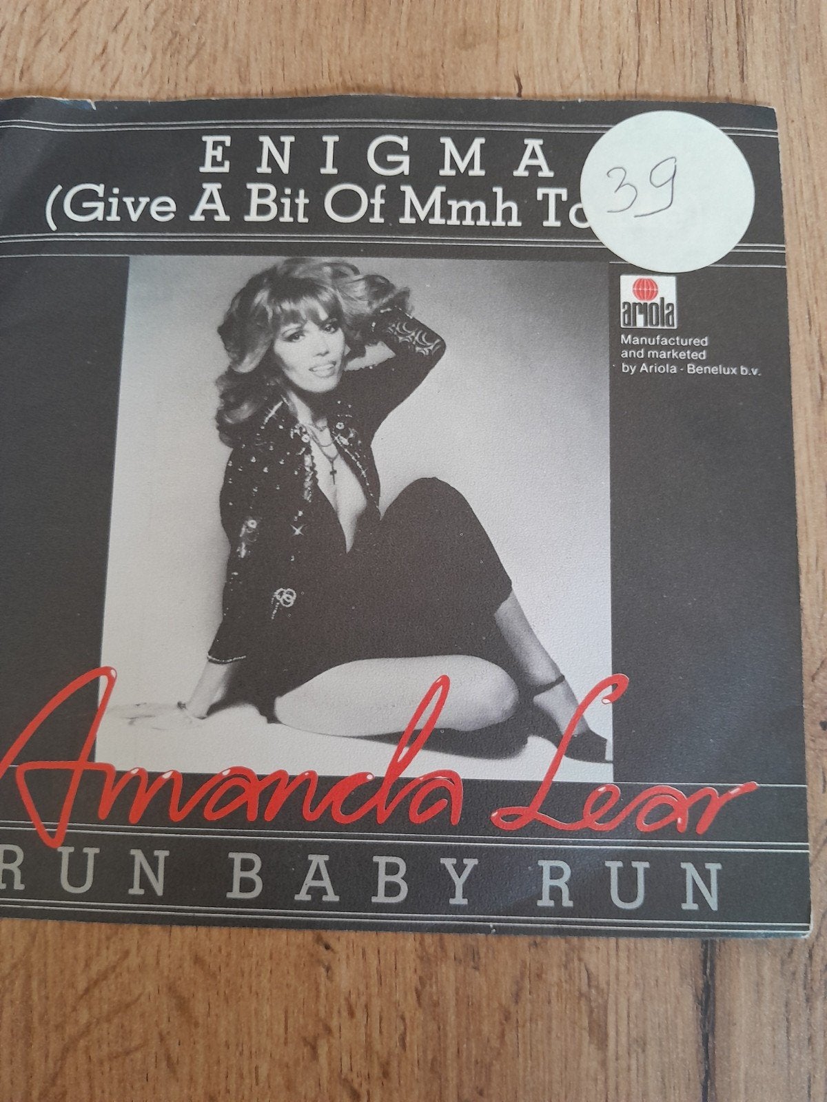 amanda lear 7 inch enigma( give a bit of nmh to me, Ophalen of Verzenden, Zo goed als nieuw, Pop