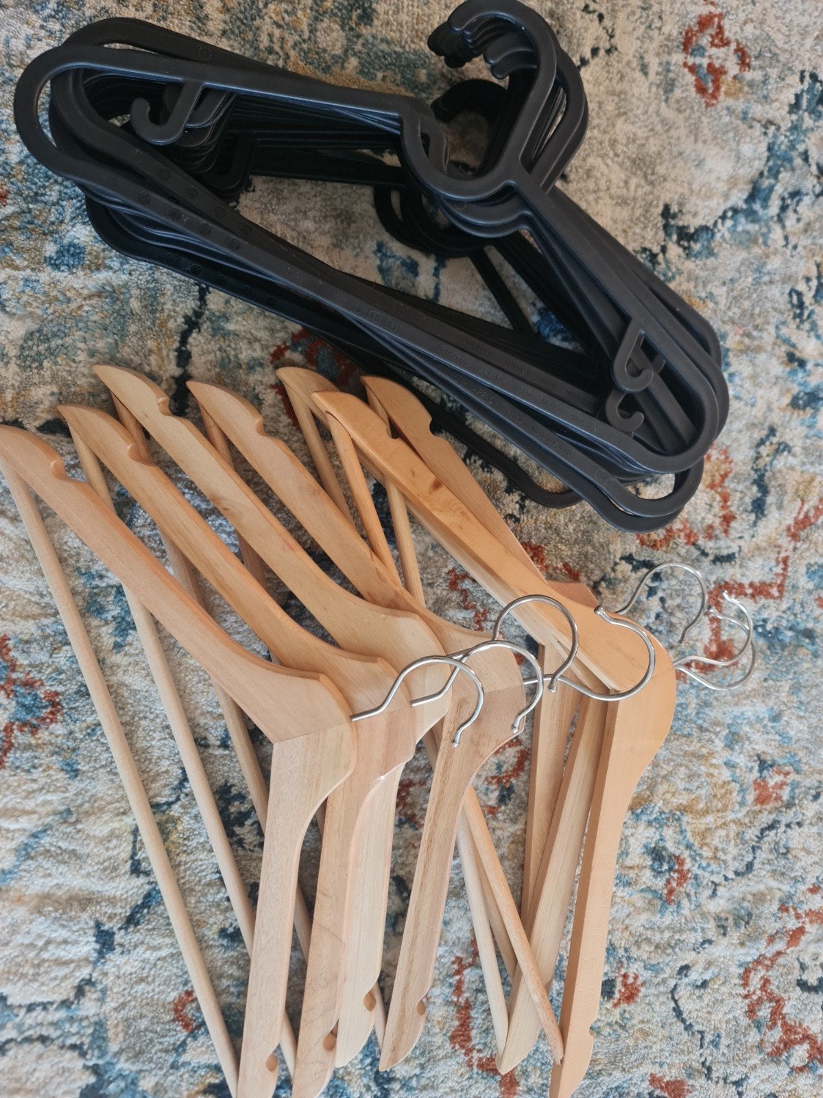 IKEA Kledinghangers: 16 Houten en 70 Kunststof, Kleding | Dames, Kledinghangers, Ophalen, Gebruikt, Hout, Volwassenen