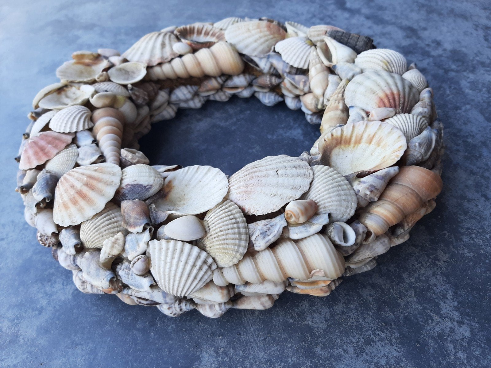 Schelpenkrans, 28 cm, Ophalen of Verzenden, Zo goed als nieuw, Natuurlijk materiaal