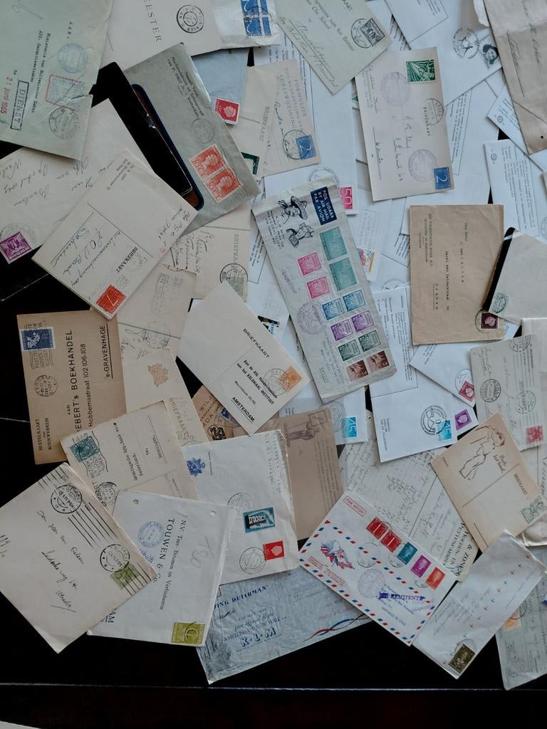Schoendoos met  ca 400 enveloppen , brieven,  poststukken, Ophalen of Verzenden