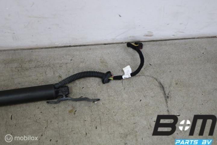 Aandrijfeenheid achterklep links VW Touareg 3 R 760827851A, Gebruikt