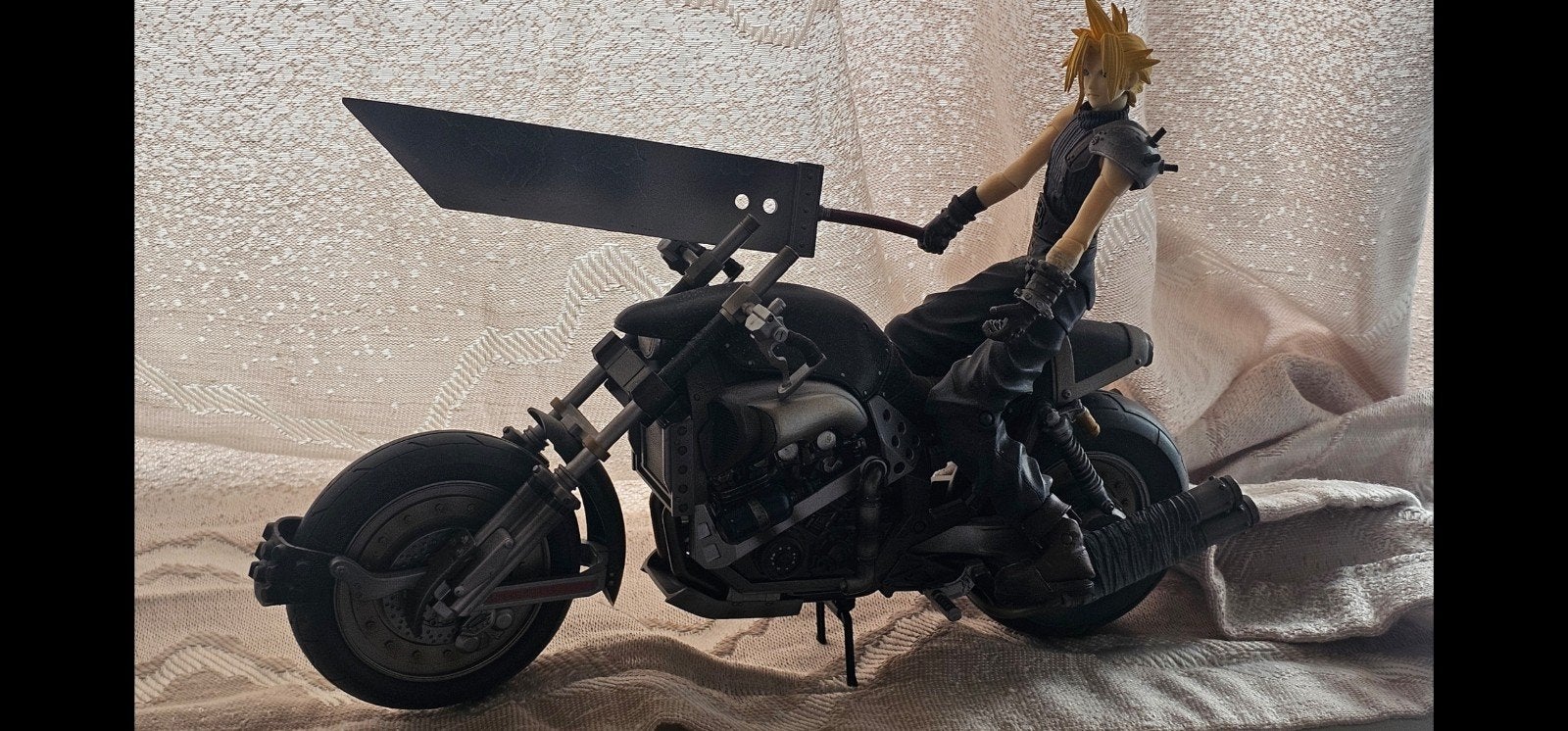 Play Arts Cloud Strife Hardy Daytona FF7 Figuur Kotobukiya, Ophalen of Verzenden, Gebruikt
