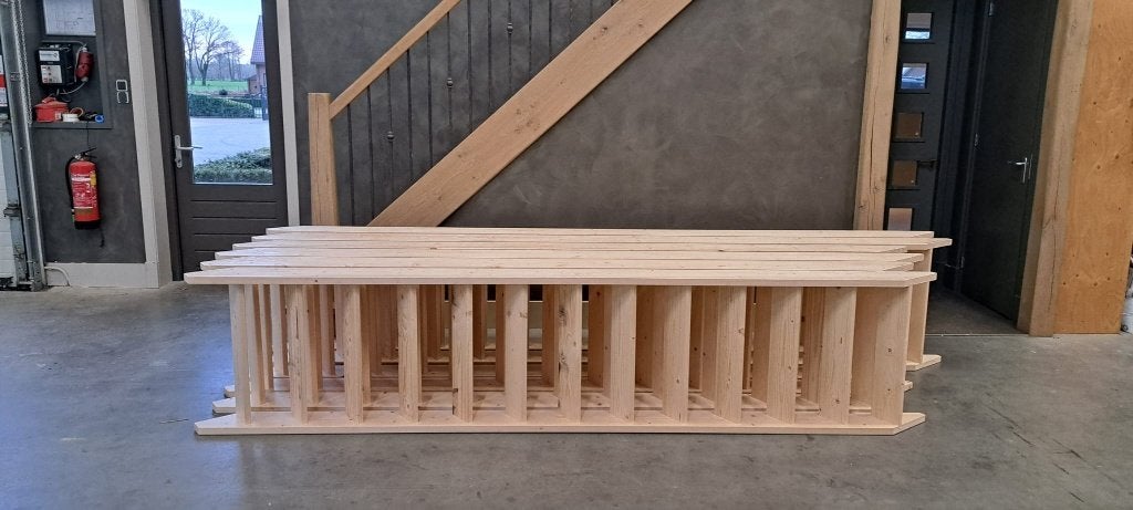 Nieuwe rechte trap naar bergzolder of tijdens (ver)bouwing?, Doe-het-zelf en Verbouw, Ladders en Trappen, Nieuw, Trap, 2 tot 4 meter