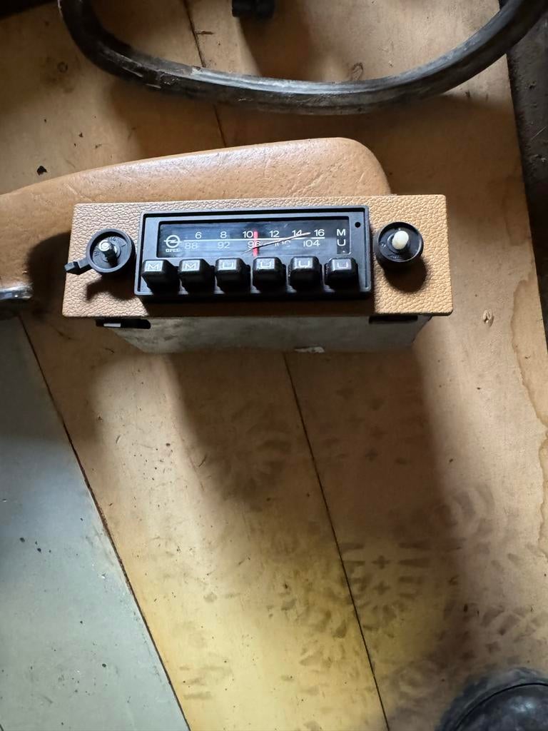 Originele Opel Kadett Radio in Goede Staat, Ophalen, Gebruikt