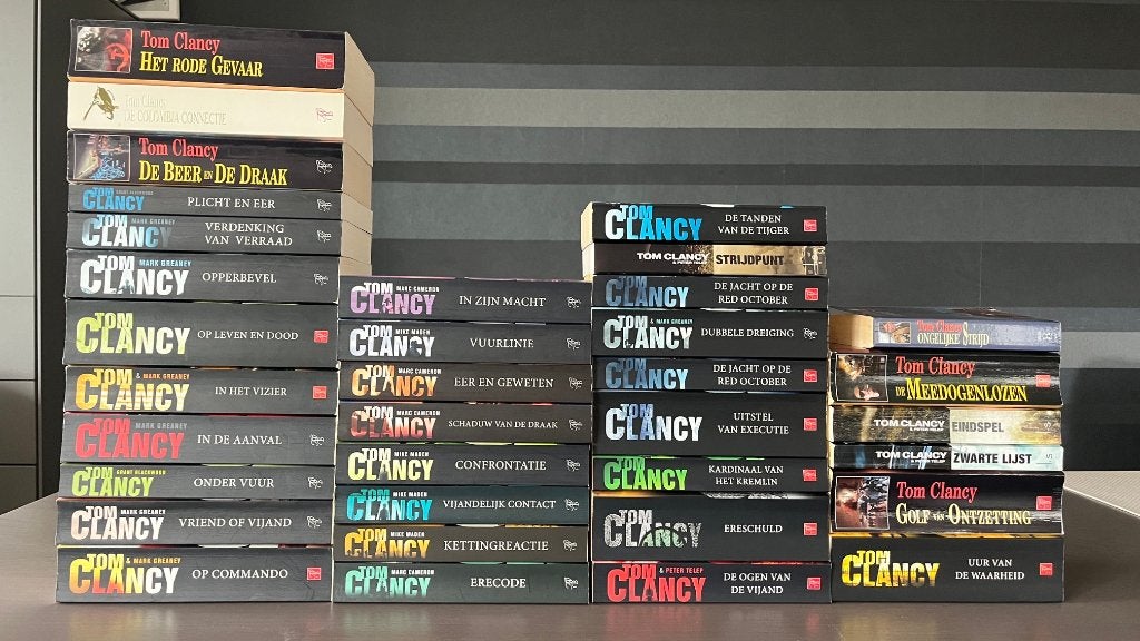 35 Tom Clancy hele serie boeken, Boeken, Ophalen of Verzenden, Zo goed als nieuw, Populaire fictie