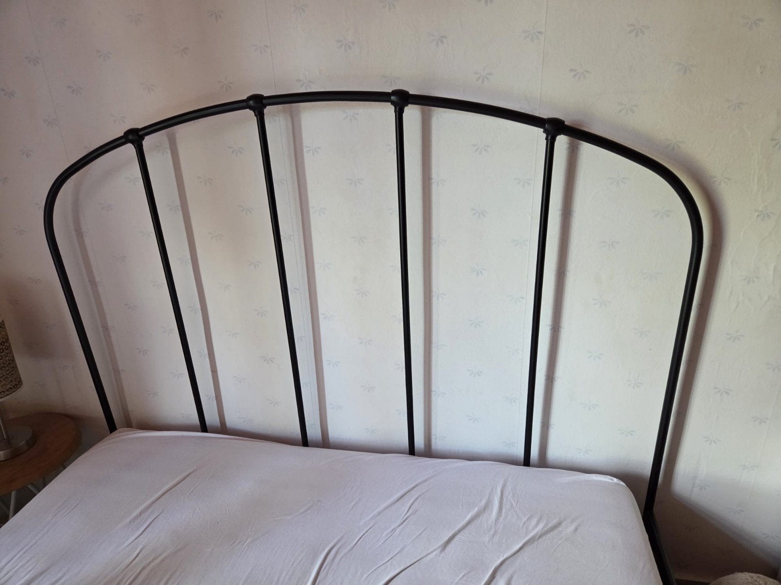 Ikea bedframe 140 cm breed, zwart metaal, Ophalen, Gebruikt, Zwart, 140 cm