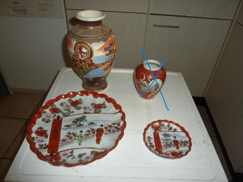 japanse porceleinen vaas met 2 schotels, Antiek en Kunst, Antiek | Porselein, Ophalen of Verzenden