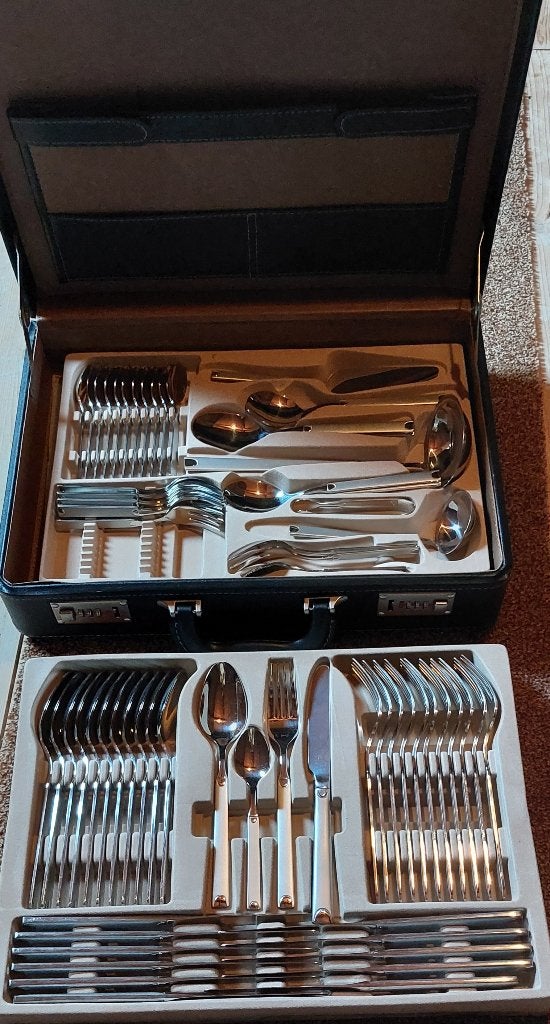Nieuw bestek in koffers swiss pro +, Bestekset, Overige typen, Nieuw, Ophalen of Verzenden