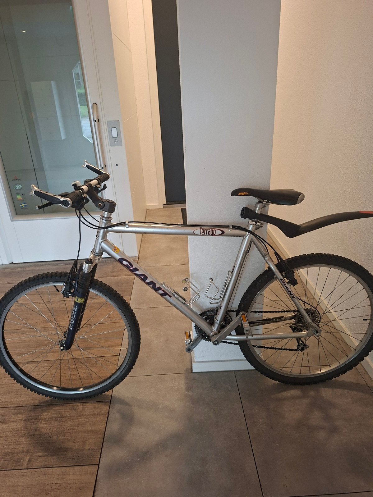 Giant Terrago Mountainbike - Zilverkleurig, Goede Staat, Ophalen of Verzenden