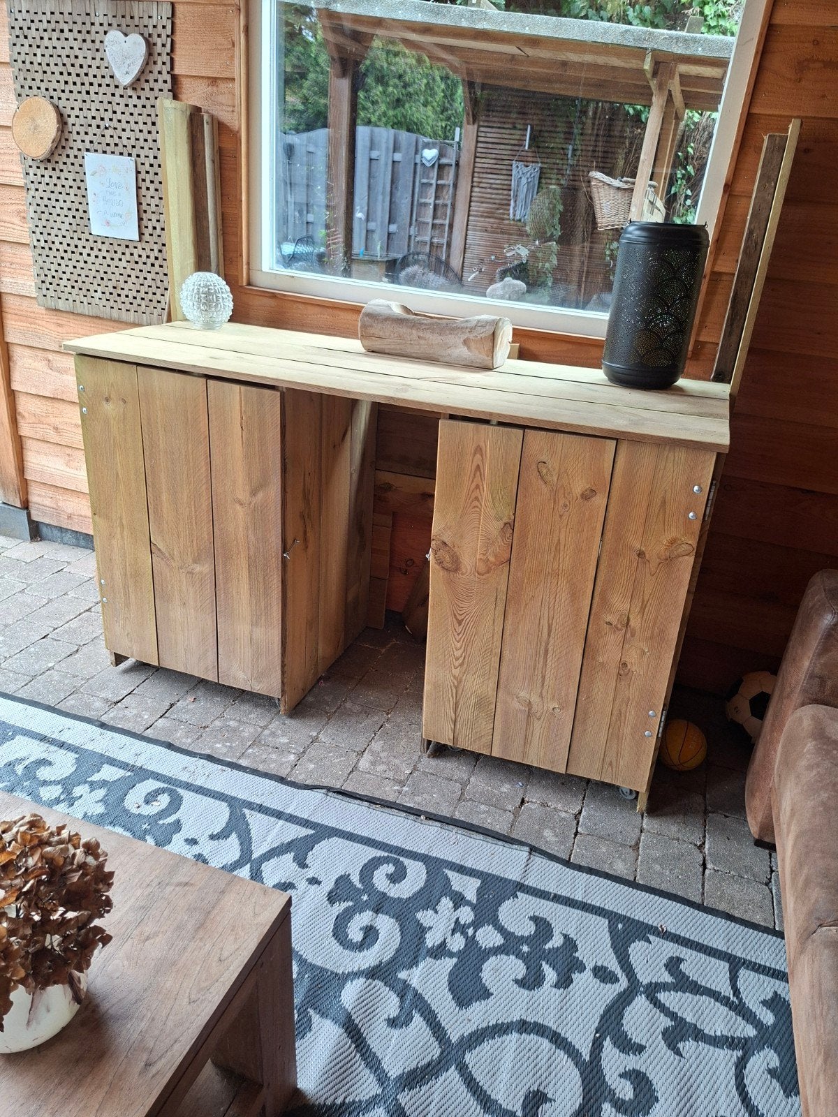 Buitenkast, Ophalen