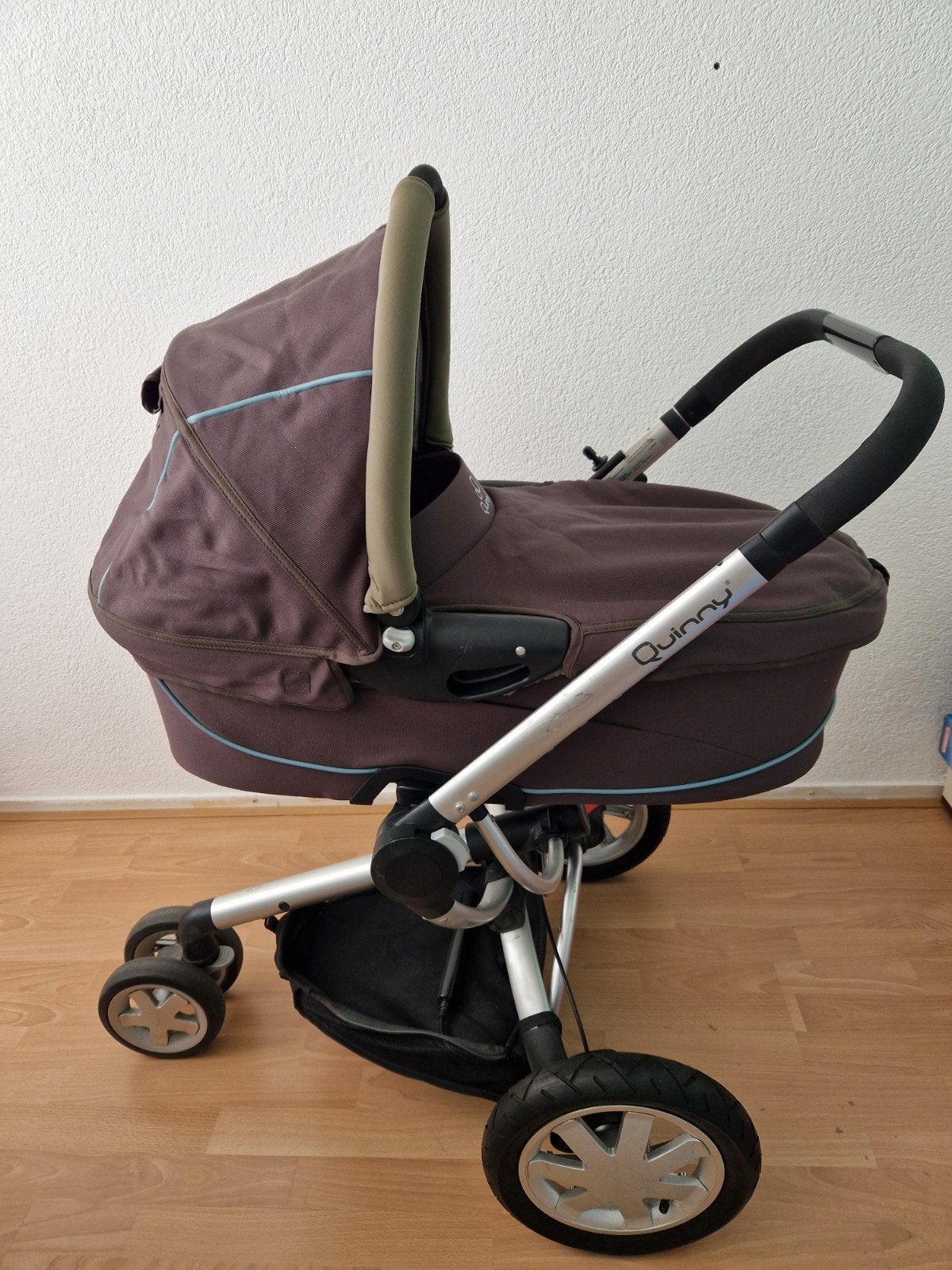 Quinny Buzz kinderwagen met reiswieg en accessoires, Kinderen en Baby's, Kinderwagens en Combinaties, Ophalen, Gebruikt, Quinny