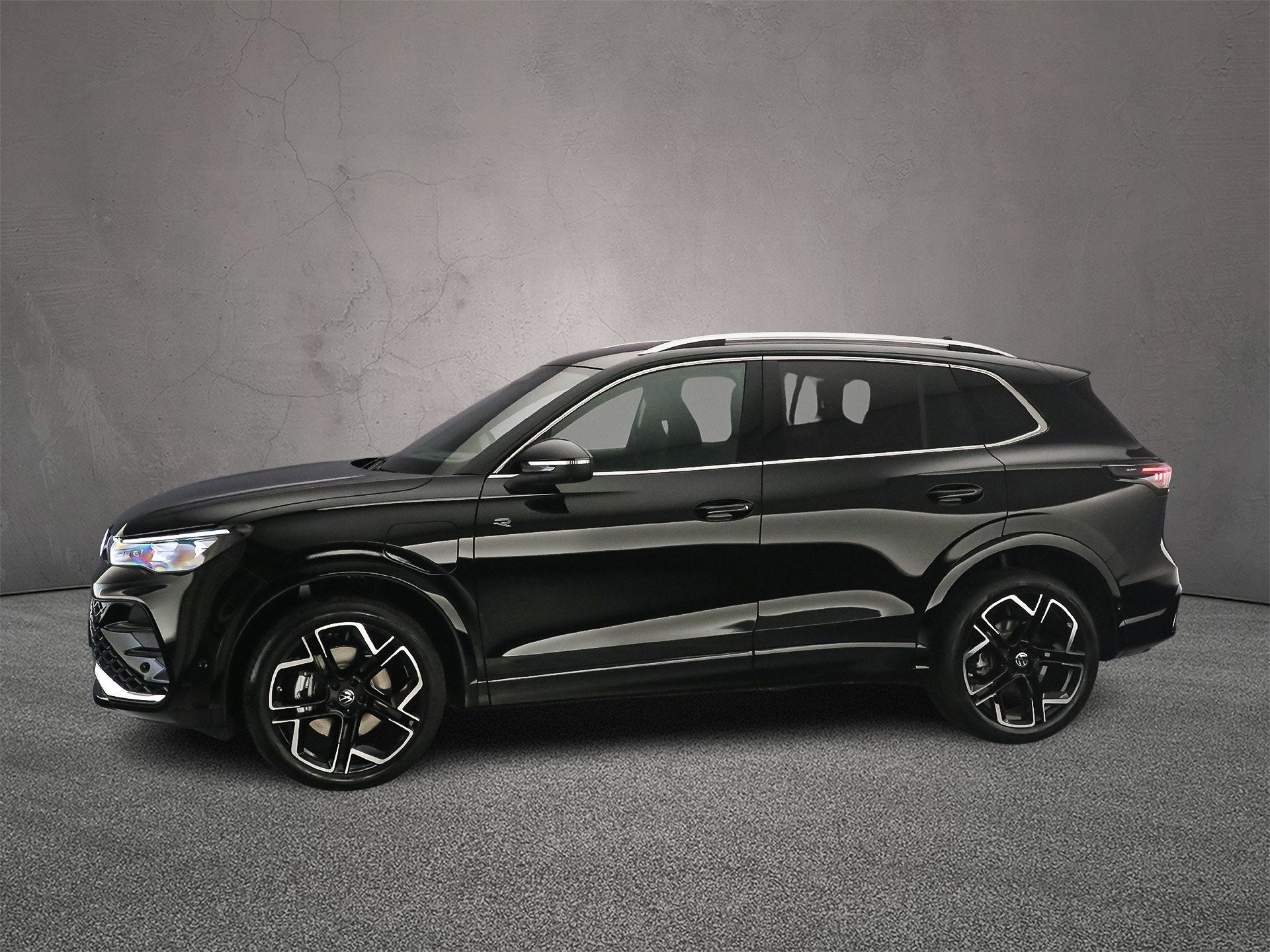 Volkswagen Tiguan, Auto's, 1800 kg, Euro 6, 135 min, Zwart