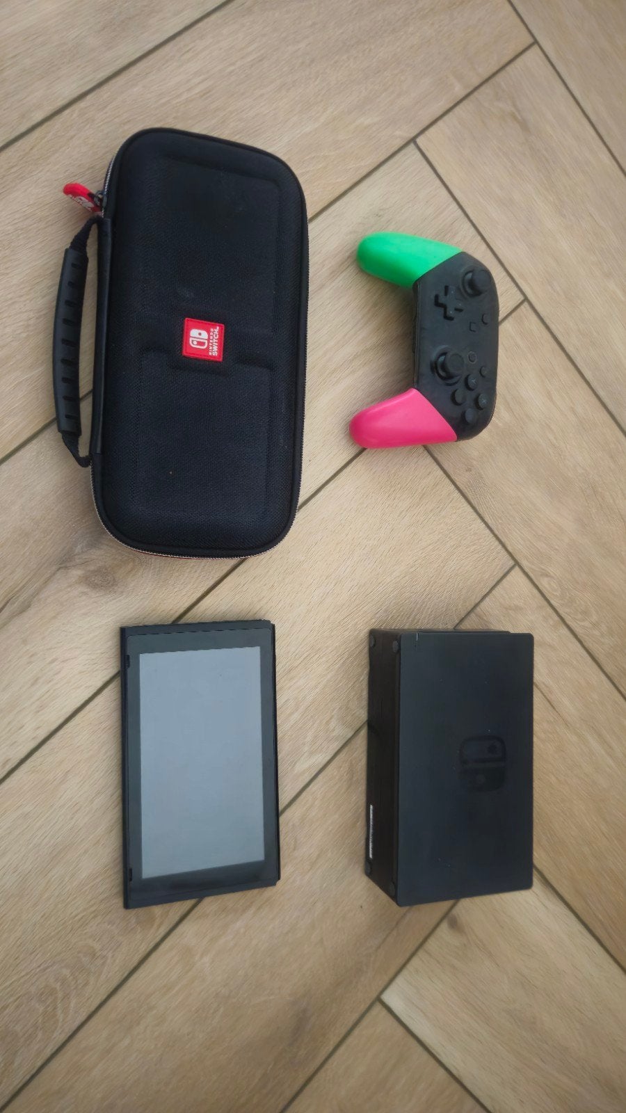 Defecte Nintendo Switch met Pro Controller en Dock, Ophalen, Niet werkend, Met 1 controller, Switch Original